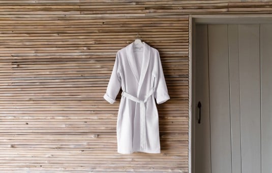 Hommikumantel SPA WHITE hind